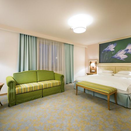 Hotel Sonnenhof Сучеава Екстериор снимка