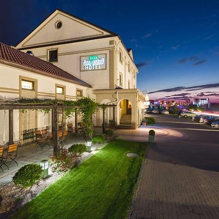 Hotel Sonnenhof Сучеава Екстериор снимка