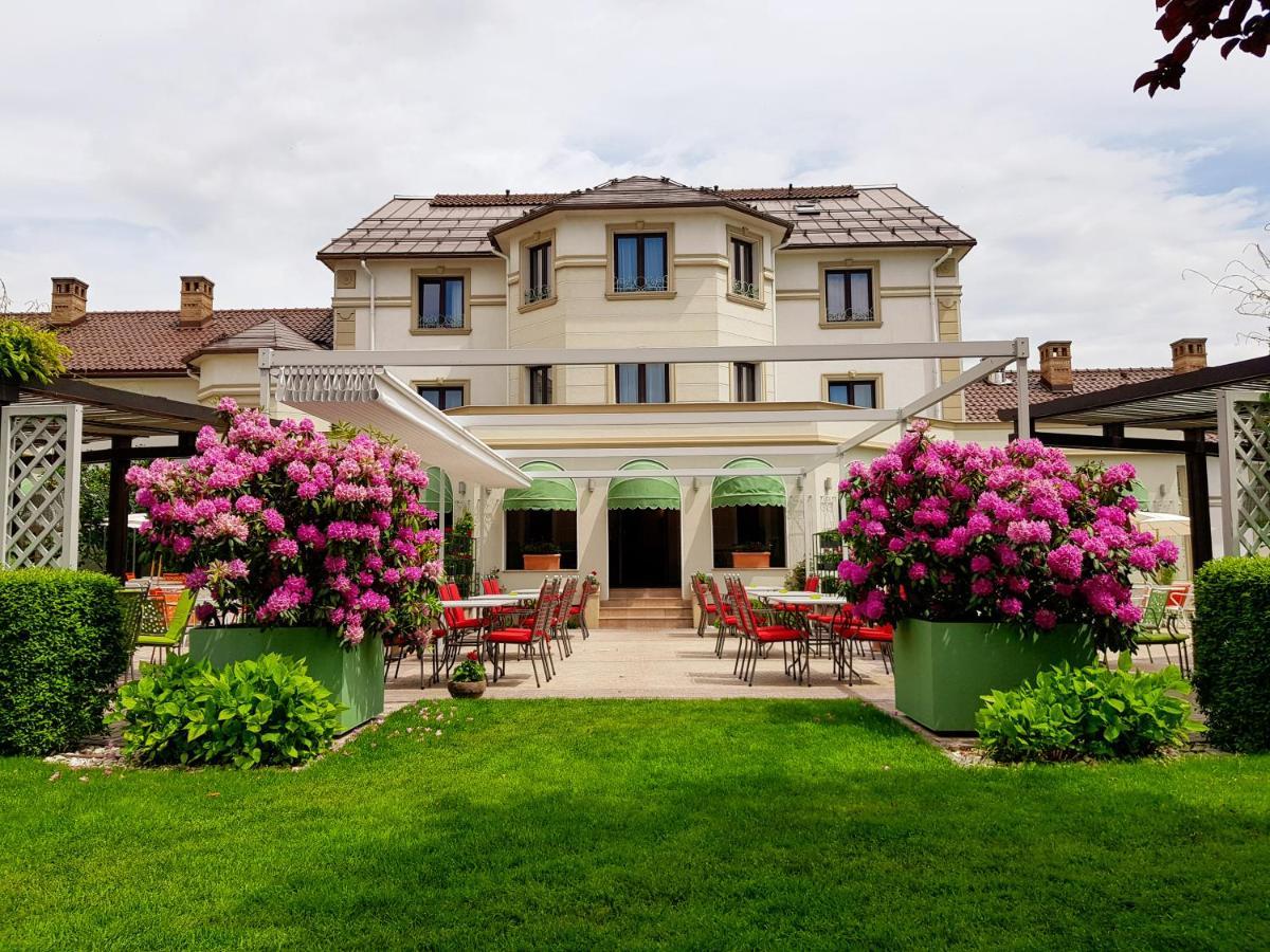 Hotel Sonnenhof Сучеава Екстериор снимка