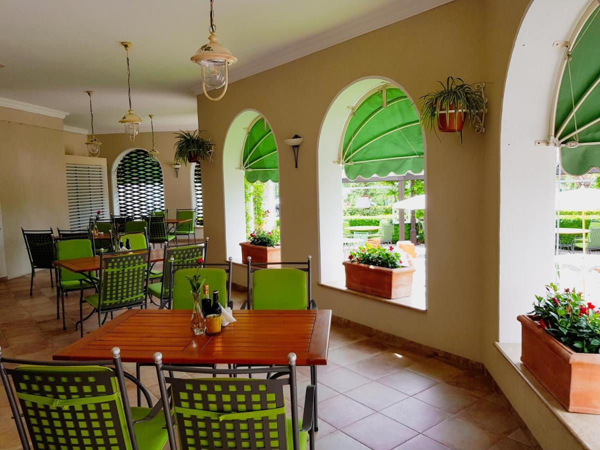 Hotel Sonnenhof Сучеава Екстериор снимка