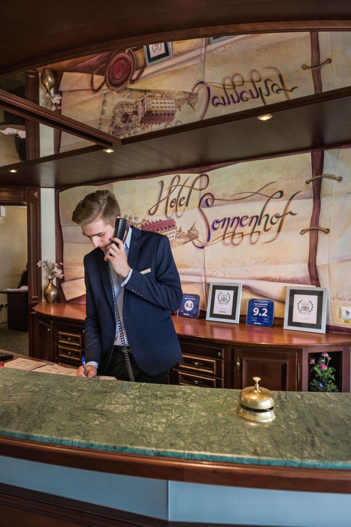 Hotel Sonnenhof Сучеава Екстериор снимка