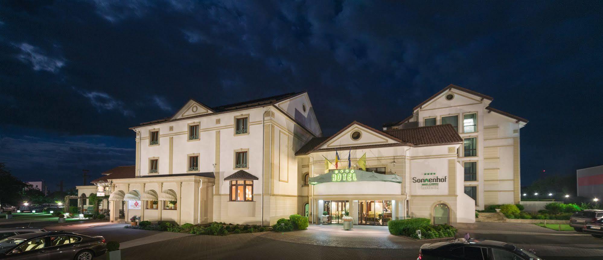 Hotel Sonnenhof Сучеава Екстериор снимка