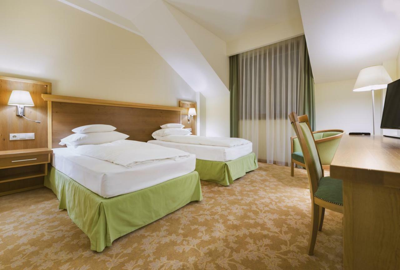 Hotel Sonnenhof Сучеава Екстериор снимка